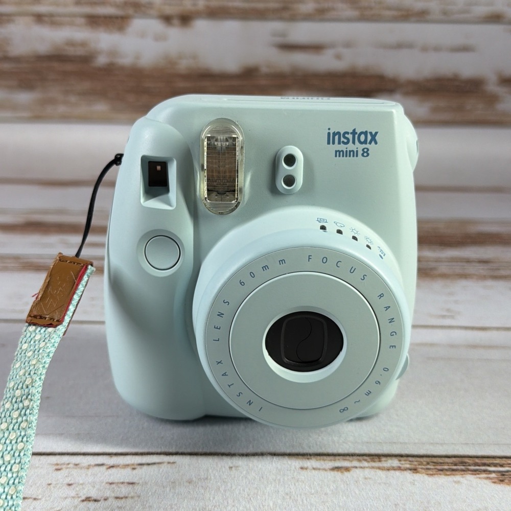 BROKEN FOR PARTS Fujifilm Instax Mini 8 Blue Instant Film Camera Untested